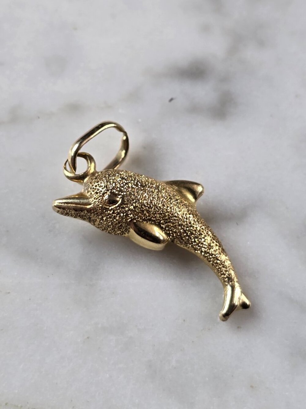Womens Vintage Estate 14K Yellow Gold Italian Dolphin Charm Pendant 1.0g E5717